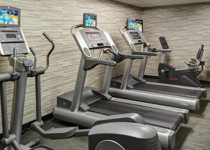 Cheap hotel: Sonesta Select Milwaukee Brookfield